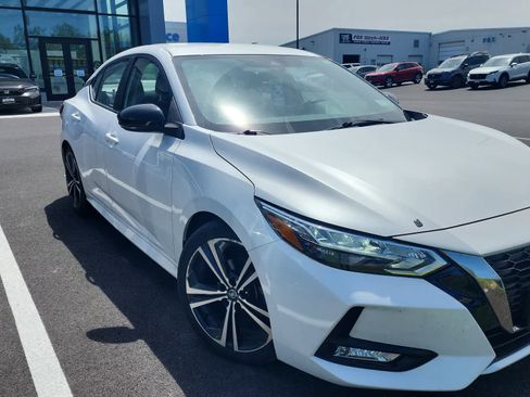 Used 2021 Nissan Sentra SR FWD image 2