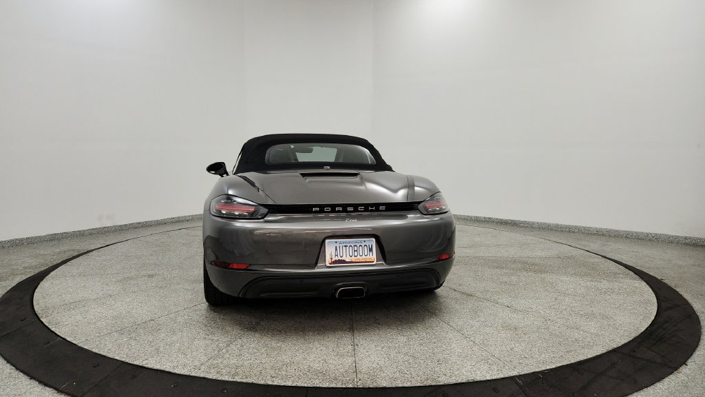 Used 2017 Porsche 718 Boxster RWD image 4