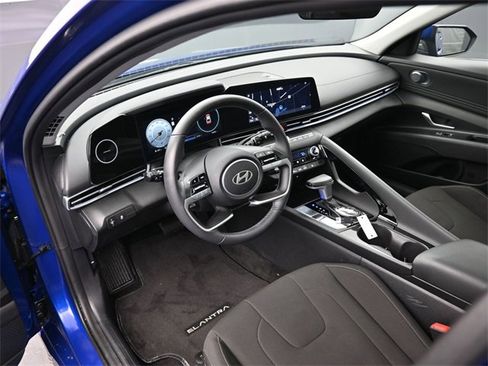 Used 2024 Hyundai Elantra SEL w/ Convenience Package image 21