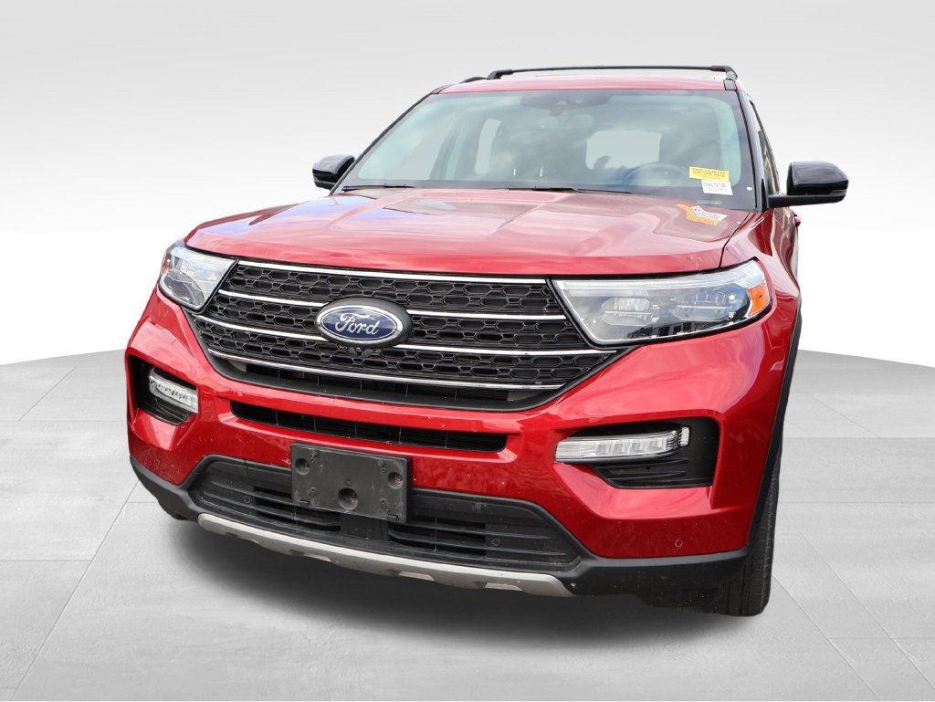 Used 2022 Ford Explorer XLT w/ Equipment Group 202A AWD/4WD image 3