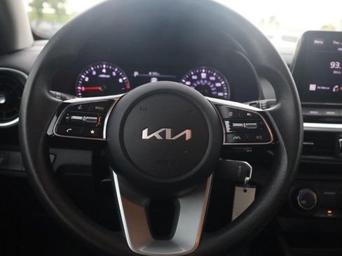 Used 2022 Kia Forte LXS FWD image 7