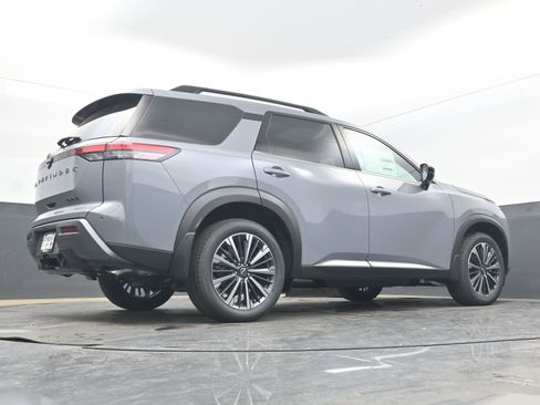 New 2026 Nissan Pathfinder Platinum FWD image 30