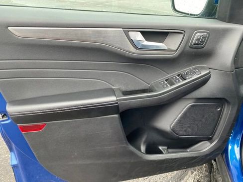 Used 2022 Ford Escape Titanium image 16