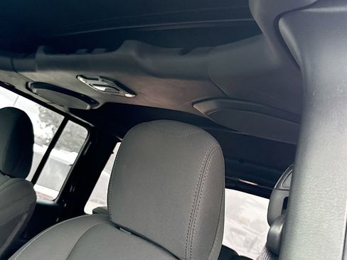 Used 2022 Jeep Wrangler Unlimited Sport S image 19