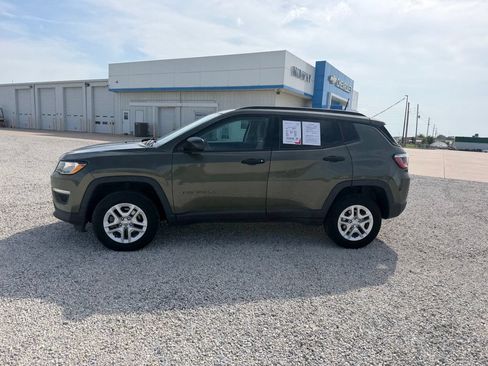 Used 2018 Jeep Compass Sport AWD/4WD image 6
