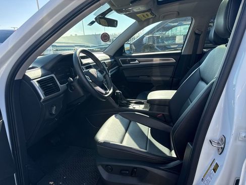 Used 2023 Volkswagen Atlas SE w/ Panoramic Sunroof Package image 7