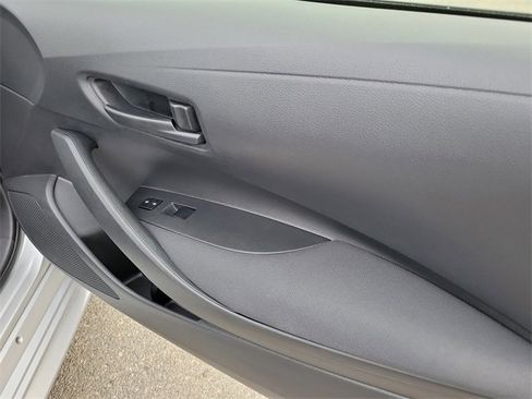 Used 2025 Toyota Corolla LE image 16