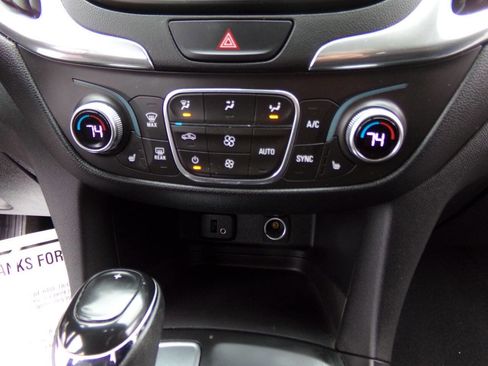 Used 2018 Chevrolet Equinox LT image 29