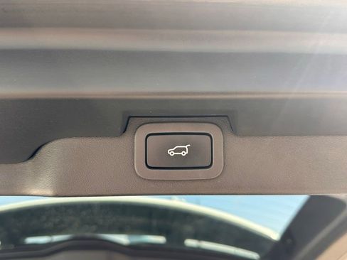 Used 2020 Land Rover Discovery HSE AWD/4WD image 23