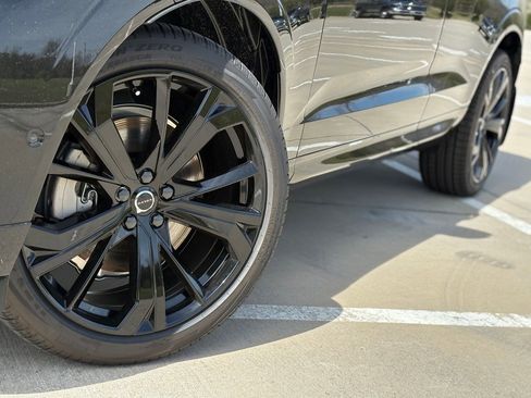 New 2026 Volvo XC60 B5 Ultra w/ Protection Package Premier image 9