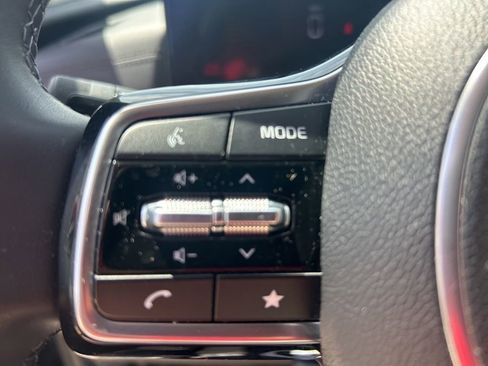 Used 2026 Kia Carnival FWD image 20