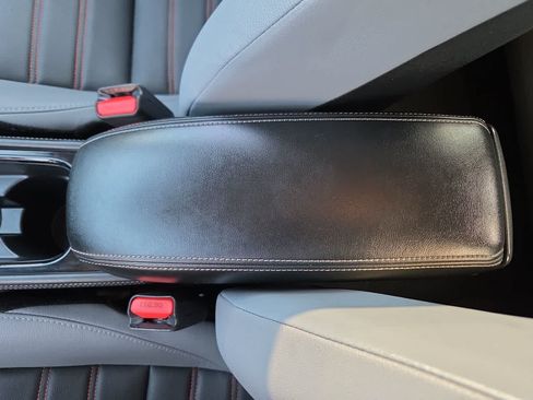 Used 2023 Nissan Kicks SR w/ SR Premium Package FWD image 20