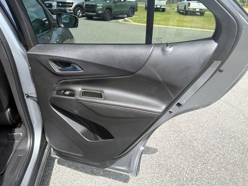 Used 2023 Chevrolet Equinox Premier AWD/4WD image 16