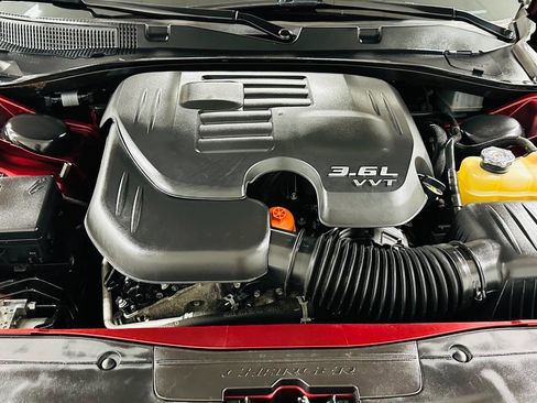 Used 2018 Dodge Charger GT image 31