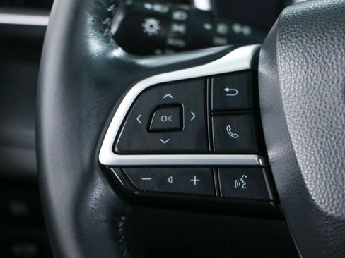Used 2022 Toyota Highlander XLE FWD image 13