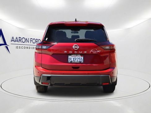 Used 2024 Nissan Rogue S FWD image 5