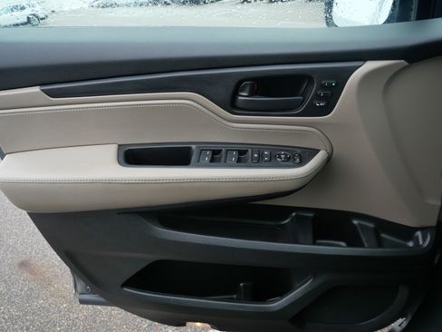 Used 2018 Honda Odyssey EX-L image 24