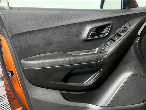 Used 2019 Chevrolet Trax LT w/ Driver Confidence Package FWD image 23