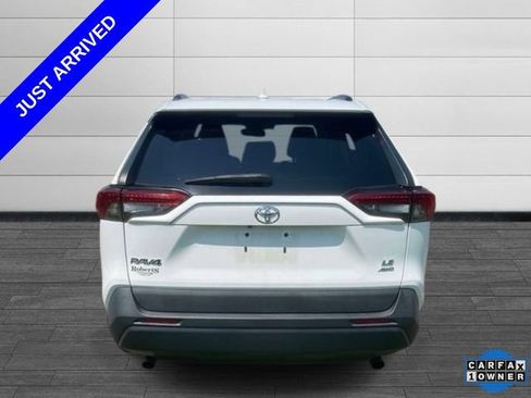 Used 2021 Toyota RAV4 LE AWD/4WD image 4