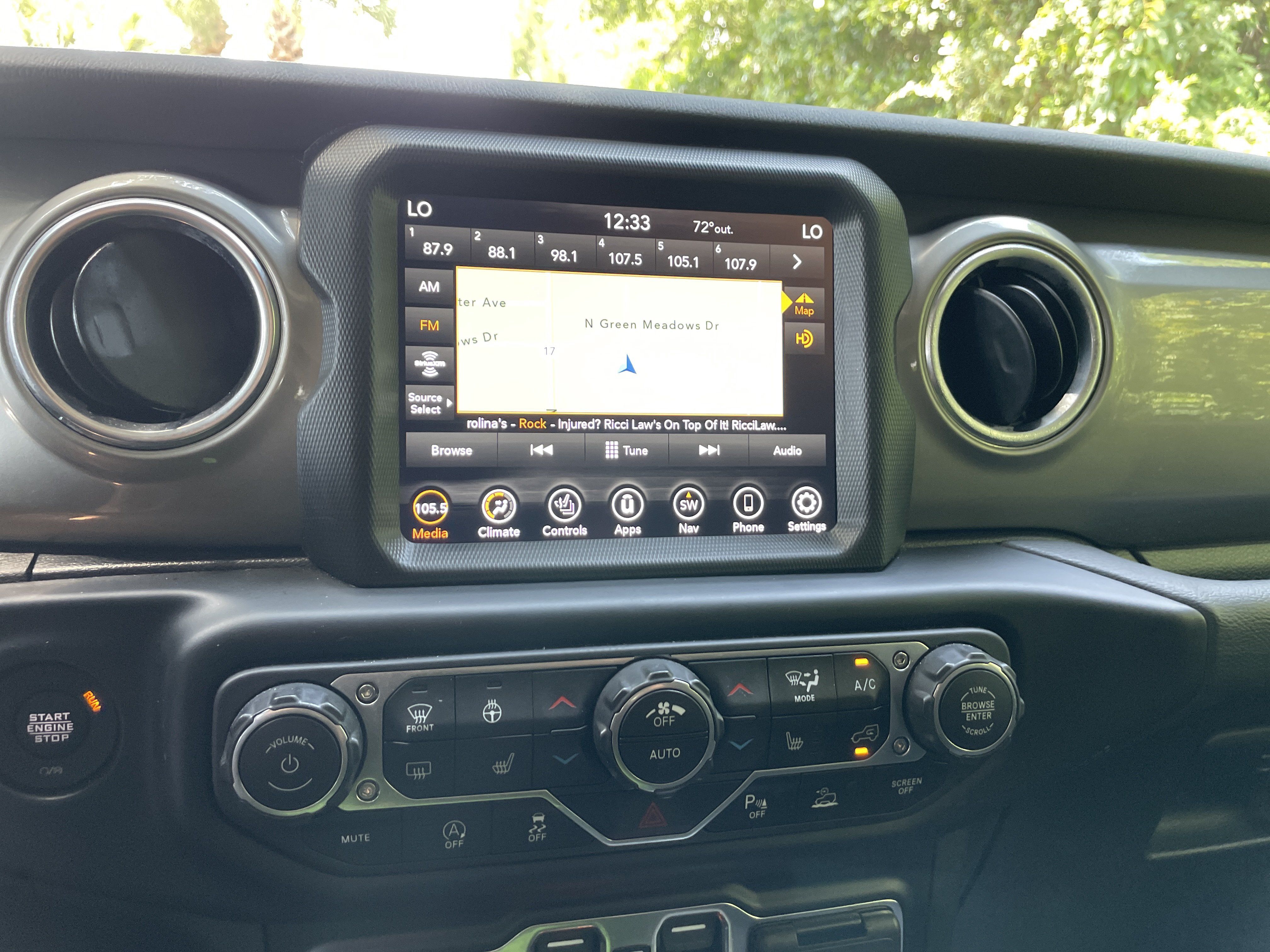 Used 2022 Jeep Wrangler Unlimited Sahara w/ LED Lighting Group AWD/4WD image 22