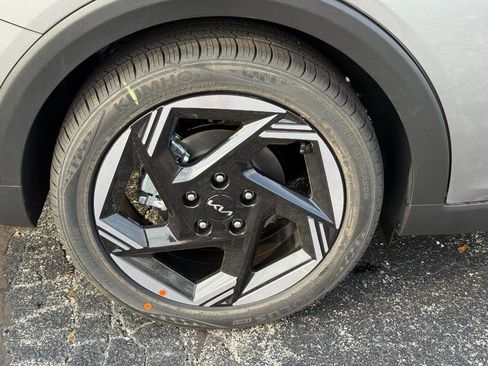 New 2025 Kia K4 EX image 4