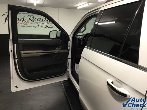 Used 2019 Ford Expedition Limited w/ Equipment Group 301A AWD/4WD image 19