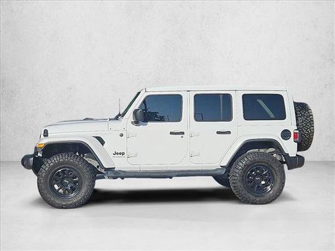 Used 2023 Jeep Wrangler Unlimited Sahara AWD/4WD image 8
