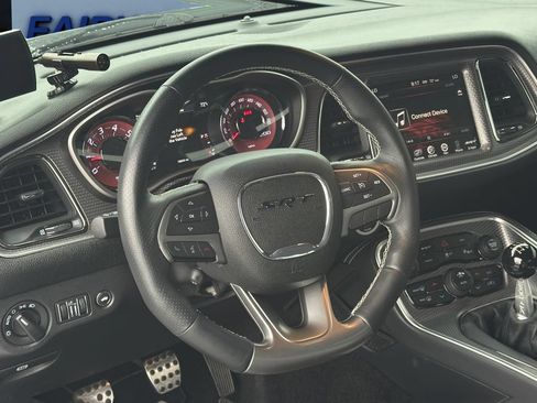 Used 2015 Dodge Challenger SRT Hellcat RWD image 13