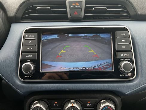 Used 2025 Nissan Versa SV FWD image 27