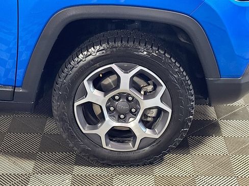Used 2022 Jeep Compass Trailhawk w/ Trailhawk Convenience Group AWD/4WD image 22