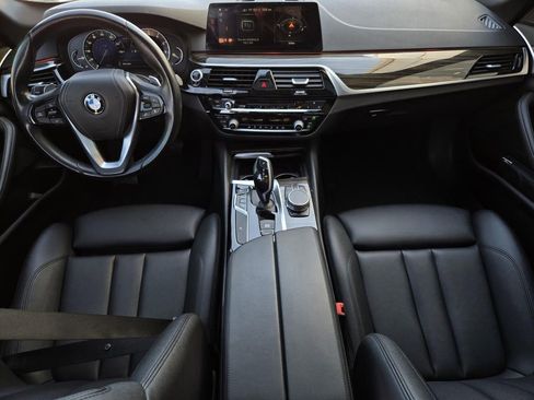 Used 2018 BMW 530i w/ Premium Package image 14