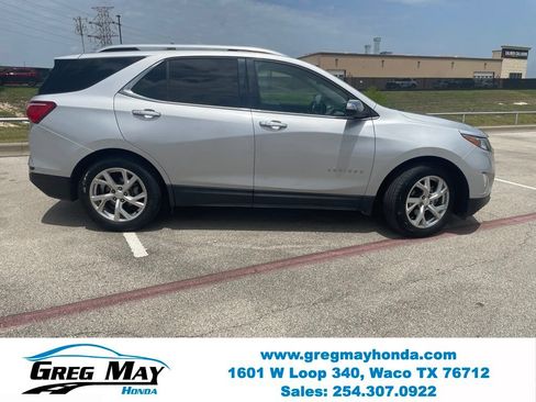 Used 2018 Chevrolet Equinox Premier FWD image 2