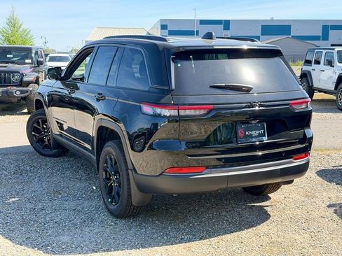 New 2026 Jeep Grand Cherokee 4WD image 9