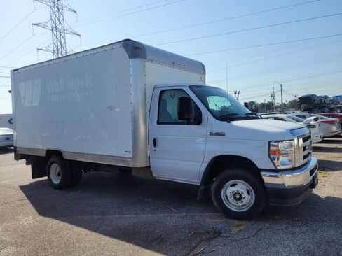 Used 2021 Ford E-450 and Econoline 450 Super Duty RWD image 6