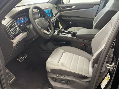 New 2026 Volkswagen Atlas Cross Sport SEL R-Line image 8