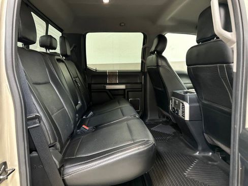 Used 2017 Ford F250 Lariat w/ Chrome Package image 58