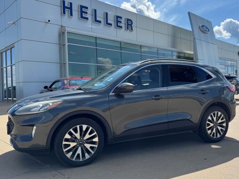 Used 2020 Ford Escape Titanium AWD/4WD image 3