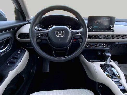 Used 2023 Honda HR-V LX image 6