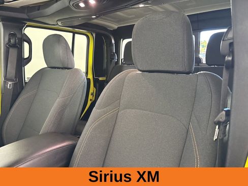 Used 2024 Jeep Gladiator Sport image 10