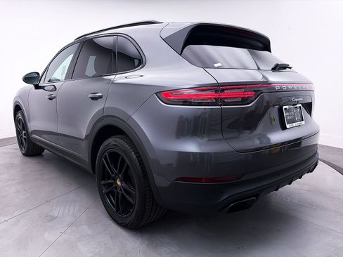 Used 2023 Porsche Cayenne AWD/4WD image 14