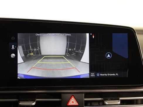 Certified 2025 Hyundai Elantra SEL image 28