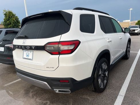 Certified 2026 Honda Pilot Elite image 3