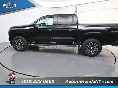 Used 2023 Chevrolet Colorado Z71 w/ Z71 Convenience Package 2 AWD/4WD image 15