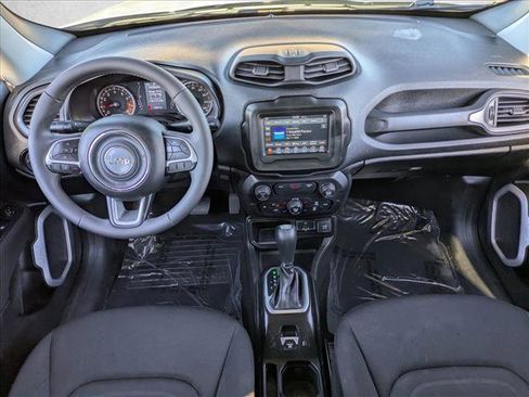 Used 2018 Jeep Renegade Latitude image 22