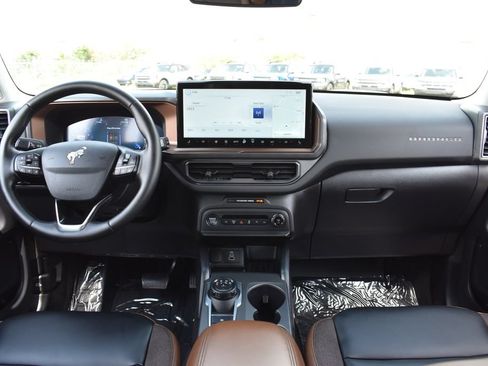 Certified 2025 Ford Bronco Sport Outer Banks w/ Outer Banks Tech Package+ AWD/4WD image 14