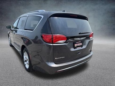 Used 2019 Chrysler Pacifica Limited FWD image 9