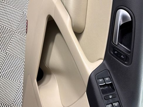 Used 2017 Volkswagen Tiguan Wolfsburg Edition image 11