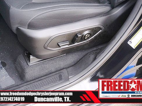 Certified 2025 Jeep Grand Cherokee Laredo image 35