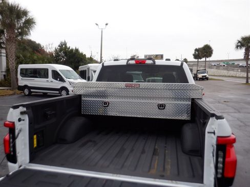 Used 2023 Ford F150 Lightning XLT image 7