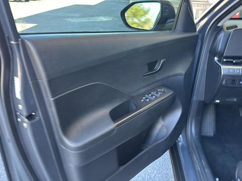 Used 2024 Hyundai Kona SEL w/ Convenience Package FWD image 14